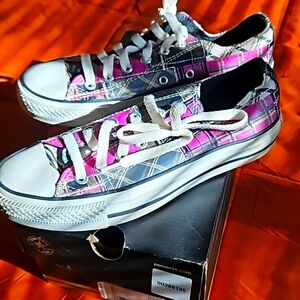 Women's Converse tennis shoes